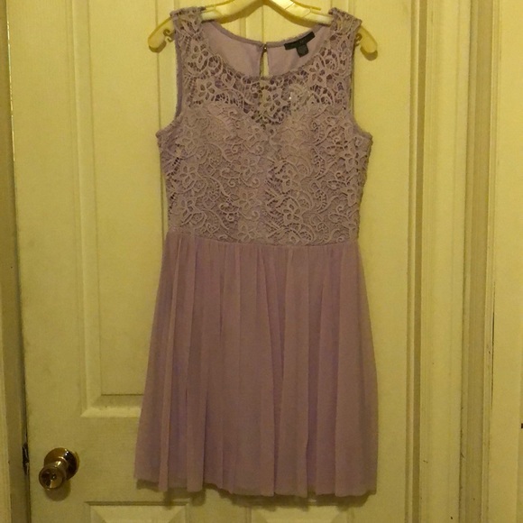 Formal dress - Picture 2 of 3